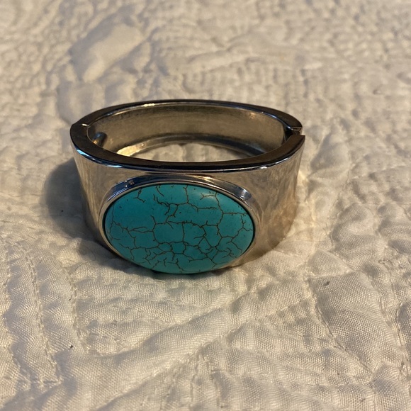 Lot of 4 Turquoise Costume Jewlery - Picture 9 of 10